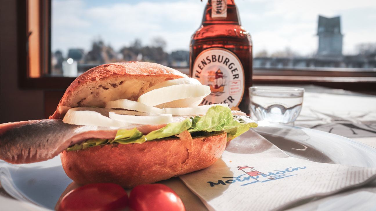 Nordische Gerichte von unserer Speisekarte frisch aus der Bordküche